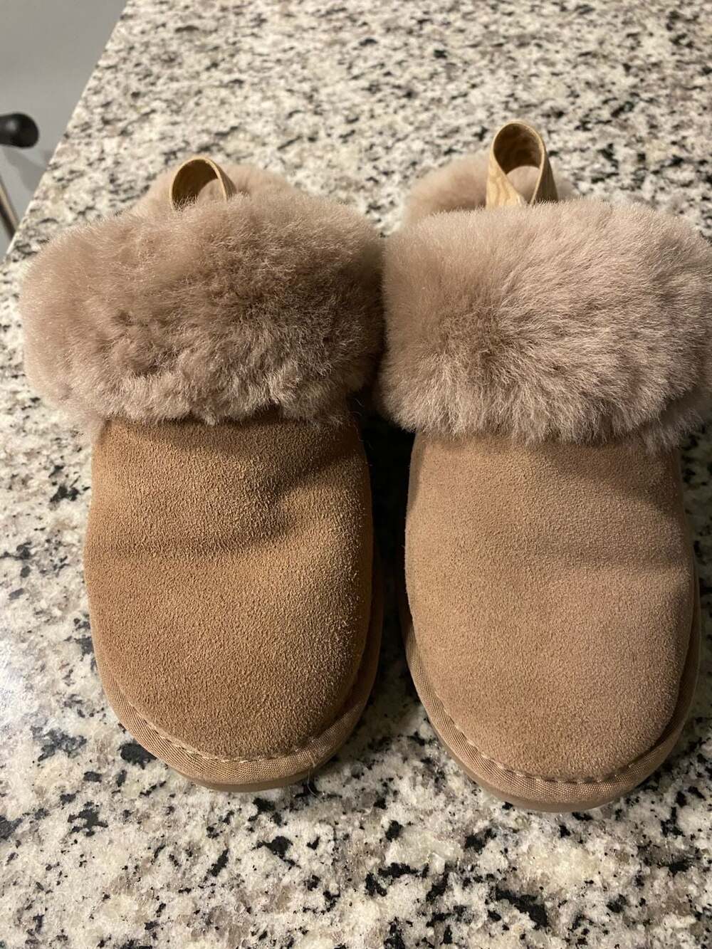 Everau Women's Sheepskin Suede Slippers Size 7